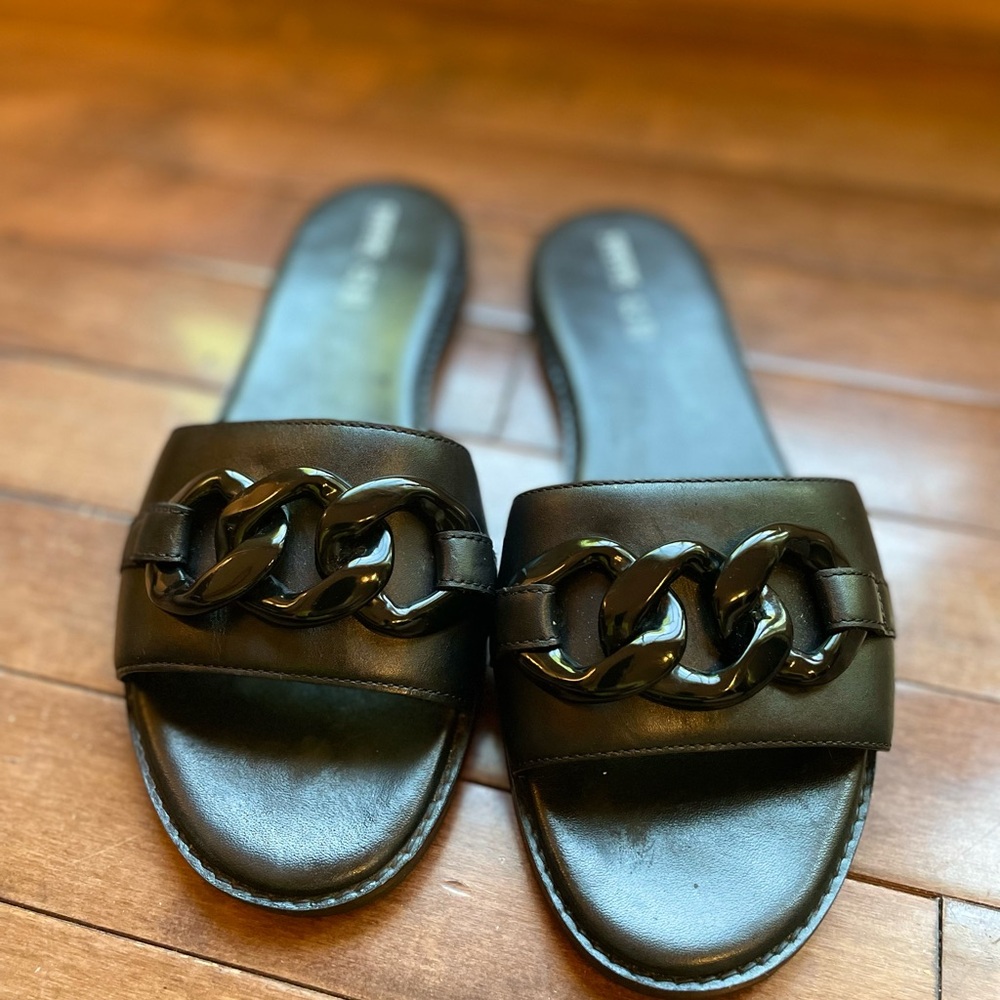 Cushiony Geox Black Chain-Link Sandals Fashion-Forward Design- 10M